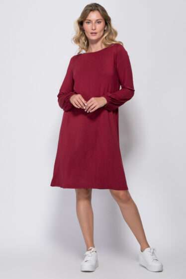 שמלת בייסיק עם שרוול בסיומת כיווץ