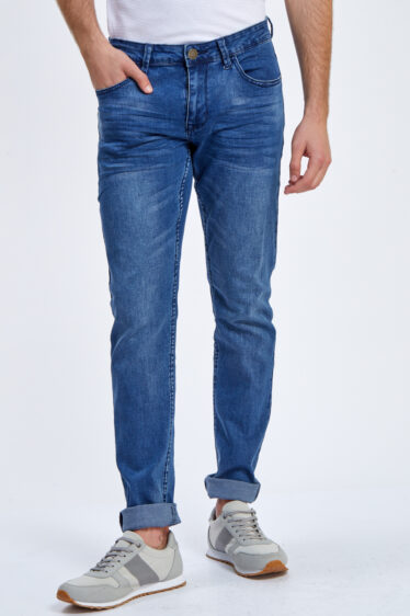 ג'ינס בסיס גזרה צרה