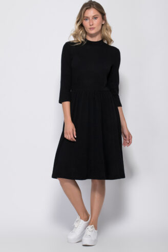 שמלת סריג צווארון גבוה ושרוולי 3/4 zip 2 שמלת סריג צווארון גבוה ושרוולי 3/4