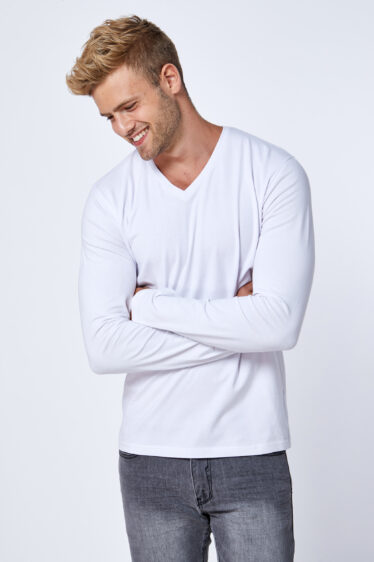 טי לייקרה וי חלק