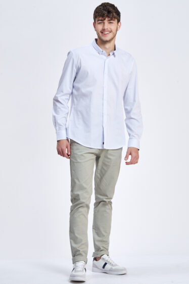 חולצה מכופתרת אלגנטית עם טקסטורה