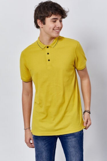 חולצת פולו פיקה עם פס על הצווארון