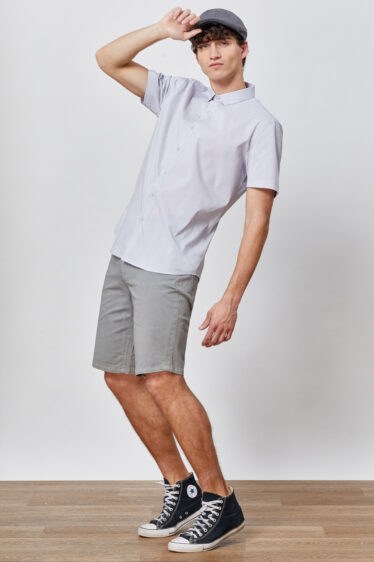 חולצת מכופתרת סטרץ' עם דוגמא עדינה