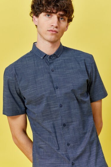 חולצת מכופתרת טקסטורת רוחב