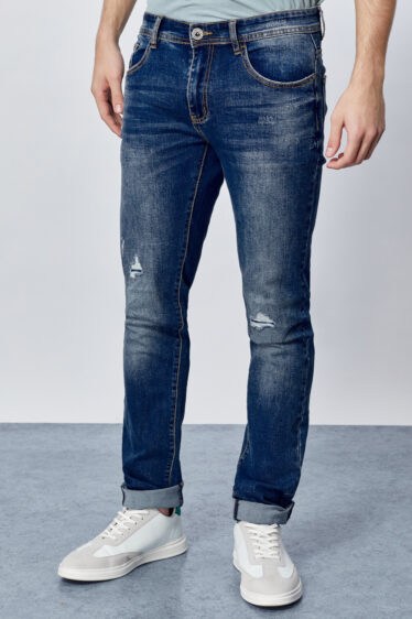 מכנס ג'ינס כחול עם קרעים