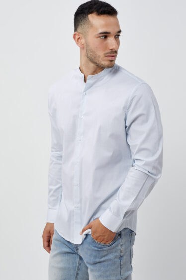 חולצה מכופתרת עם הדפס קטן