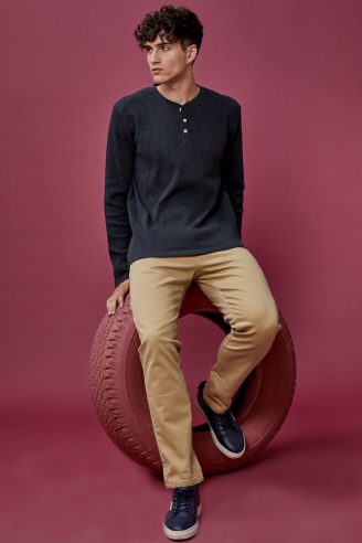 טי ואפל צווארון כפתורים zip 2 טי ואפל צווארון כפתורים