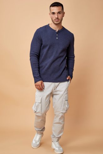 טי ואפל צווארון כפתורים