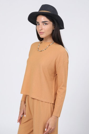 חולצת סריג גזרת BOX