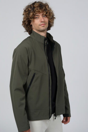 מעיל softshell קל עם כיסים מעוצבים