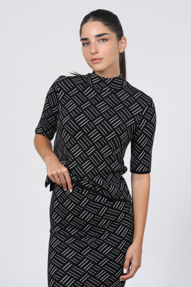 חולצת סריג בדוגמא גאומטרית