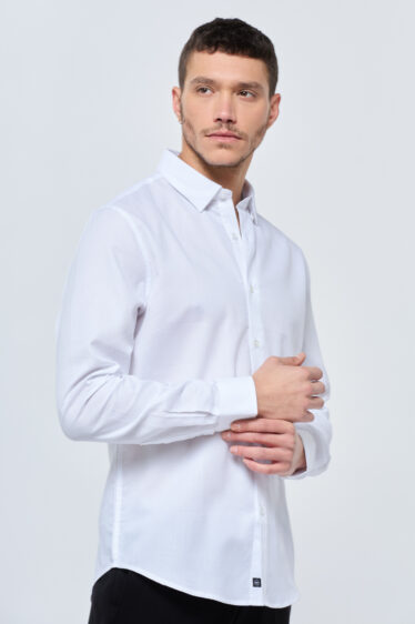 חולצת מכופתרת בד טקסטורה מחויט