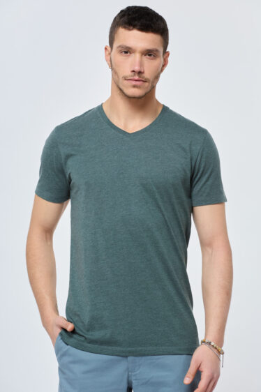 חולצת טי בסיס ,צווארון וי