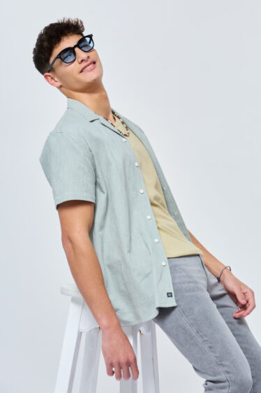 חולצה מכופתרת רקומה