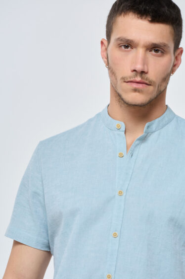 חולצה מכופתרת בשילוב פשתן צווארון סיני - תכלת