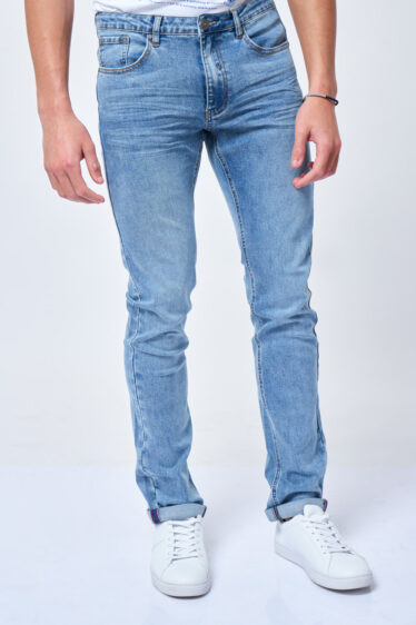 ג’ינס בסיסי במגוון שטיפות