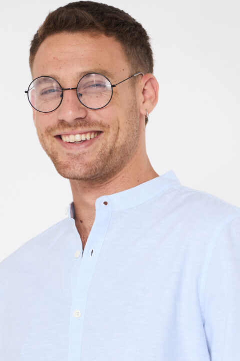 ⁦חולצה מכופתרת צווארון סיני בשילוב פשתן - תכלת⁩ – תמונה ⁦5⁩