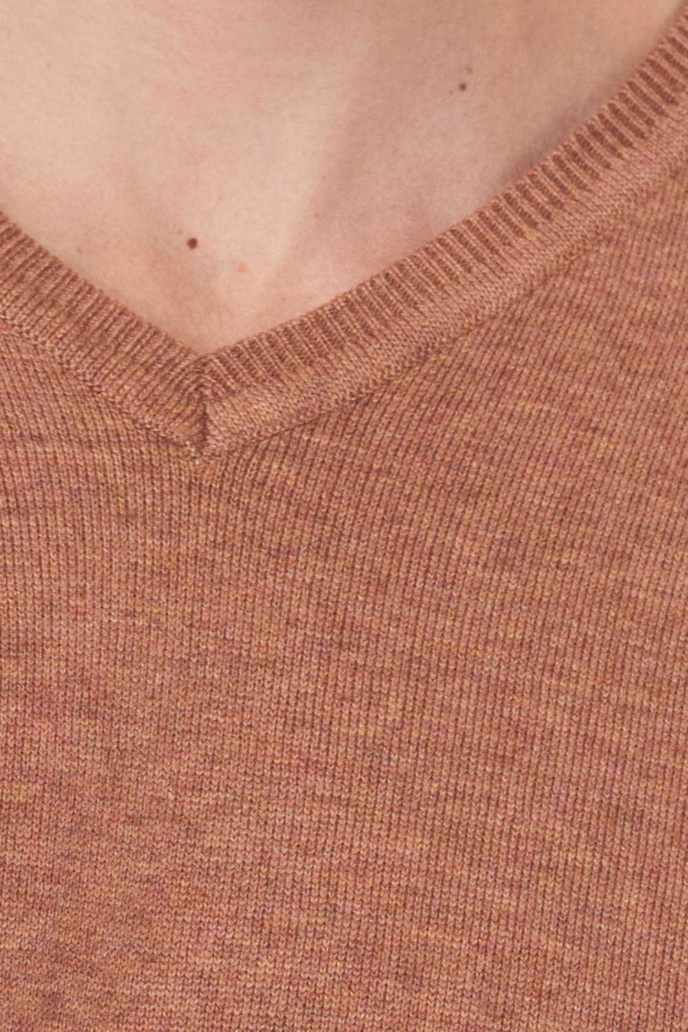 סריג בייסיק צווארון וי – כתום מלנש zip 15 סריג בייסיק צווארון וי - כתום מלנש – תמונה 4