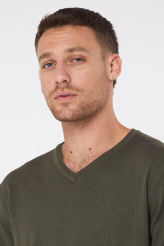 סריג בייסיק צווארון וי - זית