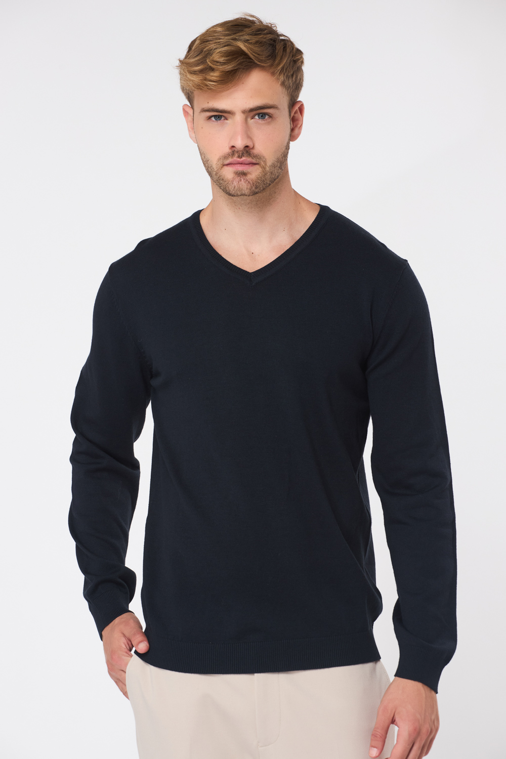 סריג בייסיק צווארון וי – פחם כהה zip 4 7001223-509(1)