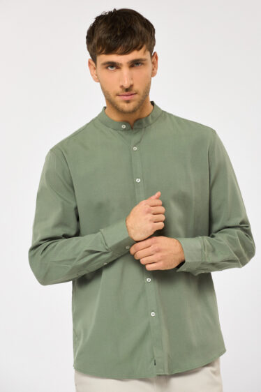 חולצה מכופתרת אוקספורד צווארון סיני