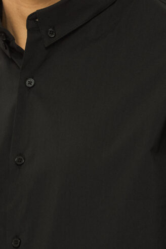 חולצה מכופתרת לייקרה צרה - שחור