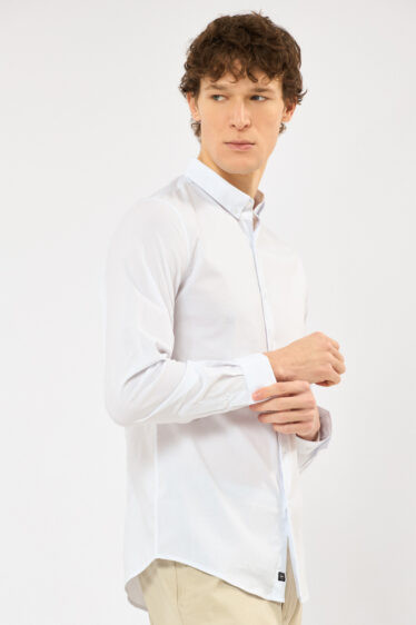 חולצה מכופתרת לייקרה צרה - לבן