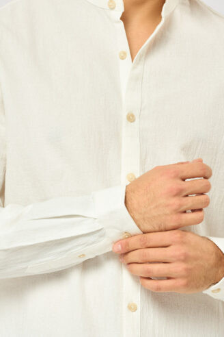 חולצה מכופתרת ג'קארד צווארון סיני - לבן