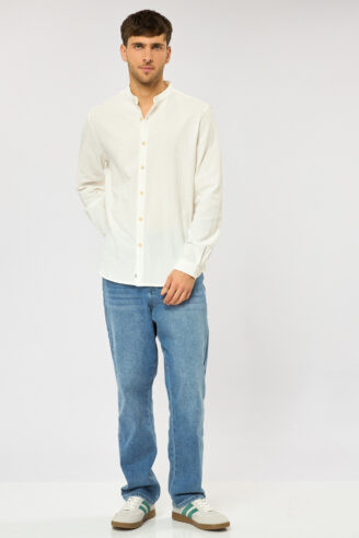 חולצה מכופתרת ג'קארד צווארון סיני - לבן