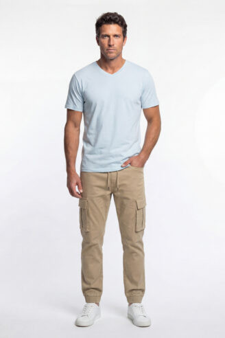 חולצת טי בסיס ,צווארון וי