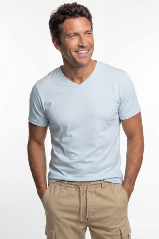 חולצת טי בסיס ,צווארון וי