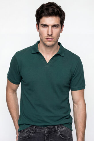 חולצת פולו פיקה ספליט - ירוק עמוק חולצת פולו פיקה ספליט - ירוק עמוק