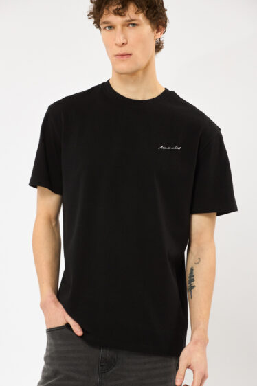 חולצת טי heavy weight רקמה - שחור