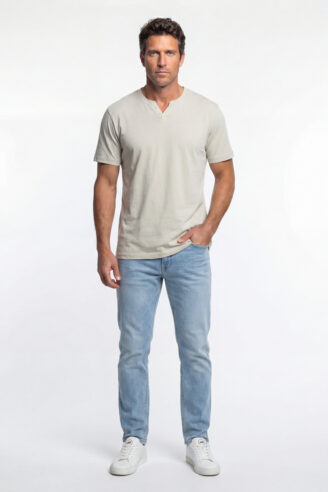 טי בייסיק צווארון ספליט