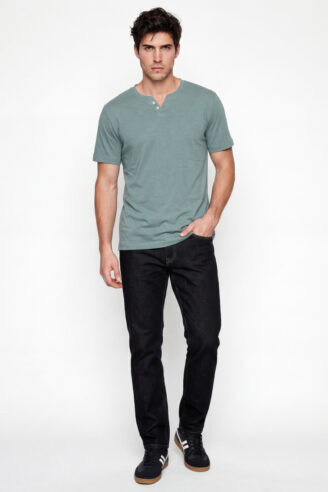 טי בייסיק צווארון ספליט - תכלת מלנש