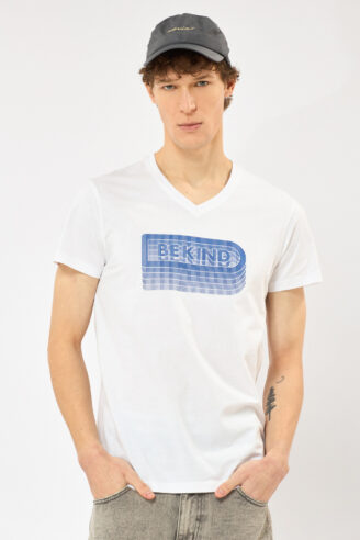 חולצת טי הדפס גומי קווי תלת מימדי - לבן