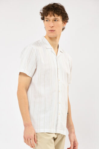 חולצה מכופתרת ג'קארד - לבן חולצה מכופתרת ג'קארד - לבן