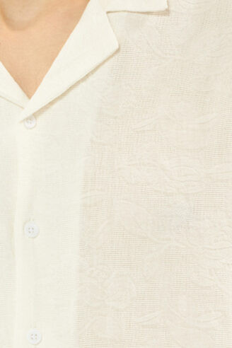 חולצה מכופתרת דמוי רקמה