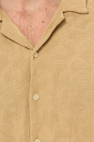 חולצה מכופתרת דמוי רקמה