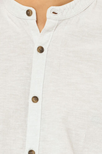 חולצה מכופתרת בשילוב פשתן צווארון סיני - לבן