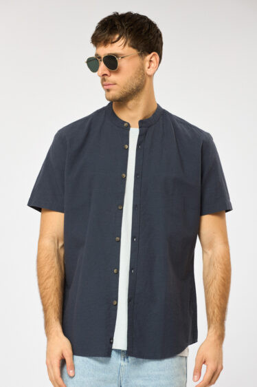 חולצה מכופתרת בשילוב פשתן צווארון סיני