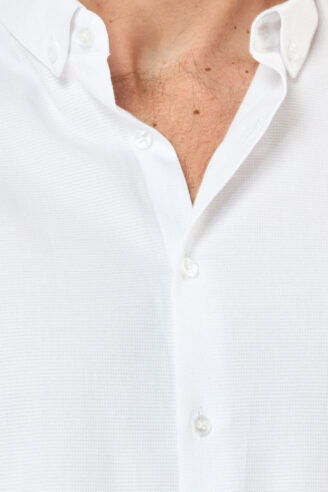 חולצה מכופתרת אלגנטית טקסטורה - לבן