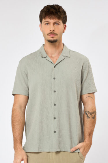 חולצה מכופתרת טקסטורת קמטים - ירוק בהיר