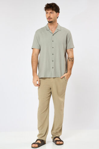 חולצה מכופתרת טקסטורת קמטים - ירוק בהיר