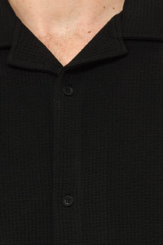 חולצה מכופתרת טקסטורת גריד - שחור