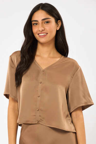 חולצת V מלאת ברק וסטייל - חום