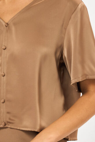 חולצת V מלאת ברק וסטייל - חום