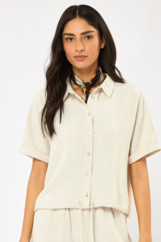 חולצה מכופתרת עם שרוך קשירה - חום