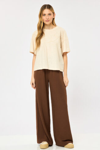 חולצת טי עם רקמה קדמית - אבן