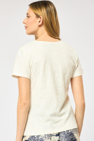 חולצת טי עם מחשוף V ותחרה - אופוויט